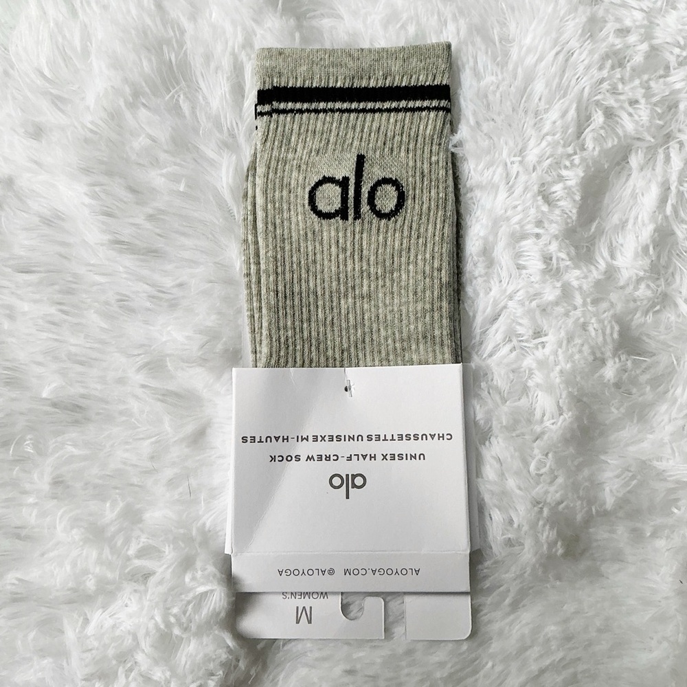 ALO Yoga Unisex Half Crew Throwback Socks